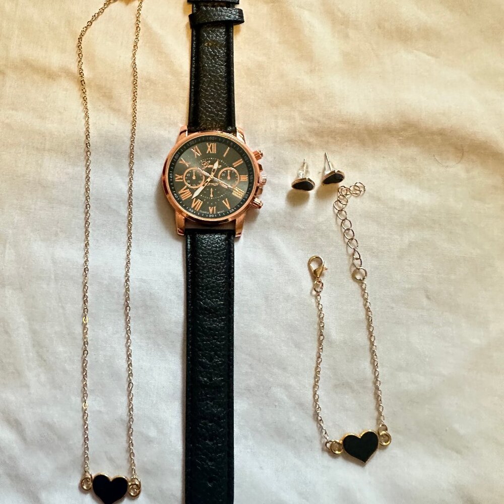 Women Quartz Watch Black Leather Band Analog Heart Rhinestone Jewelry 5 PCS NEW